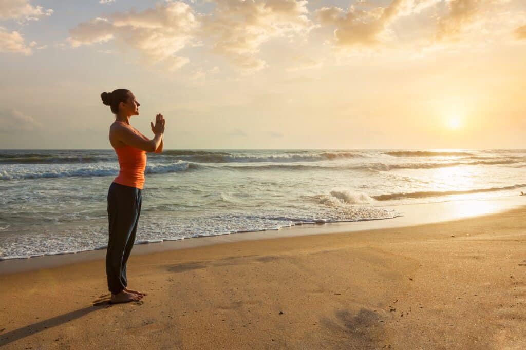 Keine Ausreden: Ein Fitness Leitfaden für mehr Bewegung - Yoga am Ostseestrand